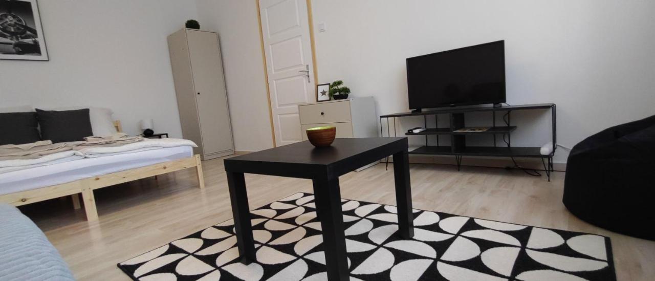 Blue Moon Apartman Еґер Екстер'єр фото
